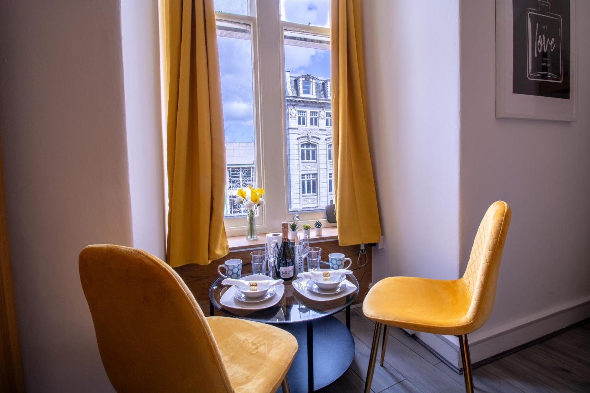 Spacious Studio Apartment On Oxford Street 9Gc London Eksteriør billede
