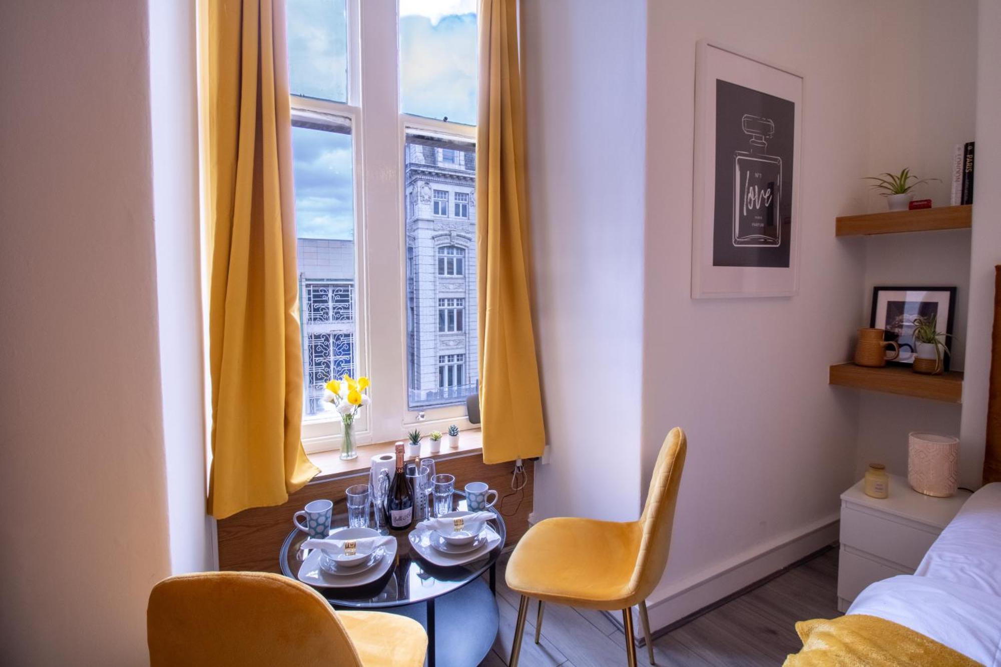 Spacious Studio Apartment On Oxford Street 9Gc London Eksteriør billede